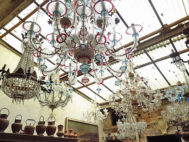 glass-chandeliers-hanging-glass-ceiling